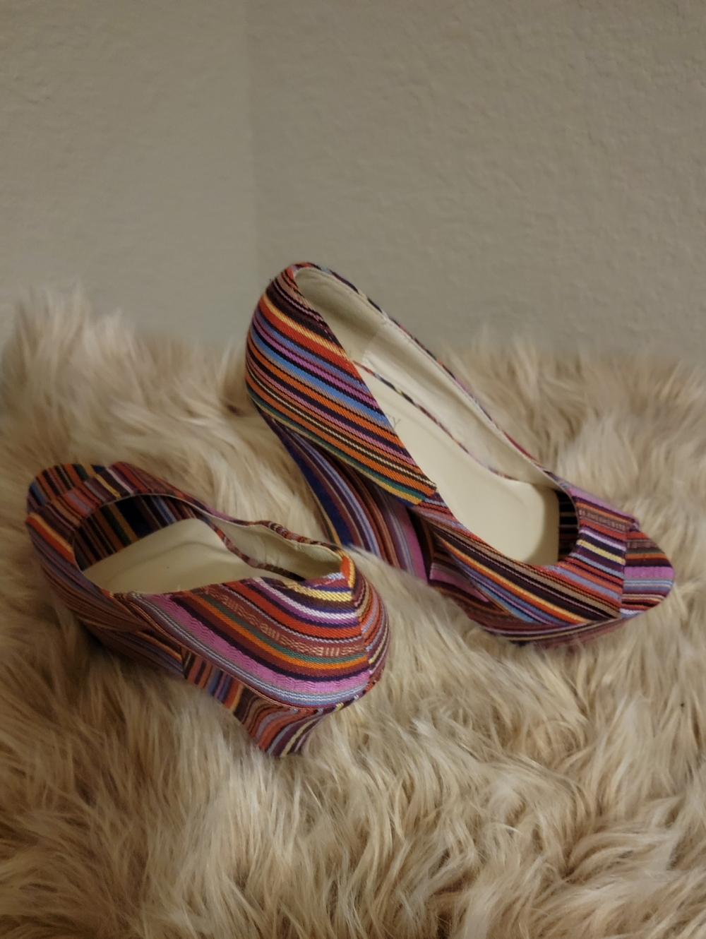 Delicacy Multicolor Striped Wedges - Picture 2 of 4